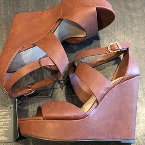 Brown summer Wedges